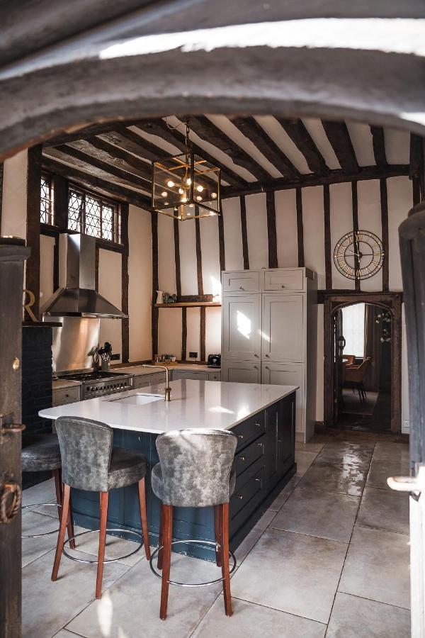 Taylour House - Edenbridge, Sleeps 10, Historic, Unique Yet Modern Villa Luaran gambar